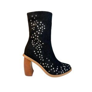 NWT STELLA black velvet heeled ankle boots with engraved star details